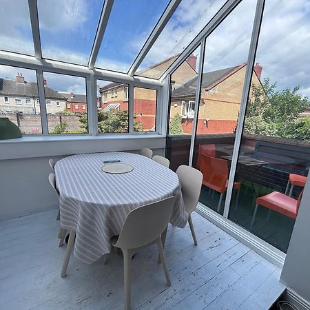 Central, Comfortable And Spacious 4 Bed Duplex ダブリン エクステリア 写真