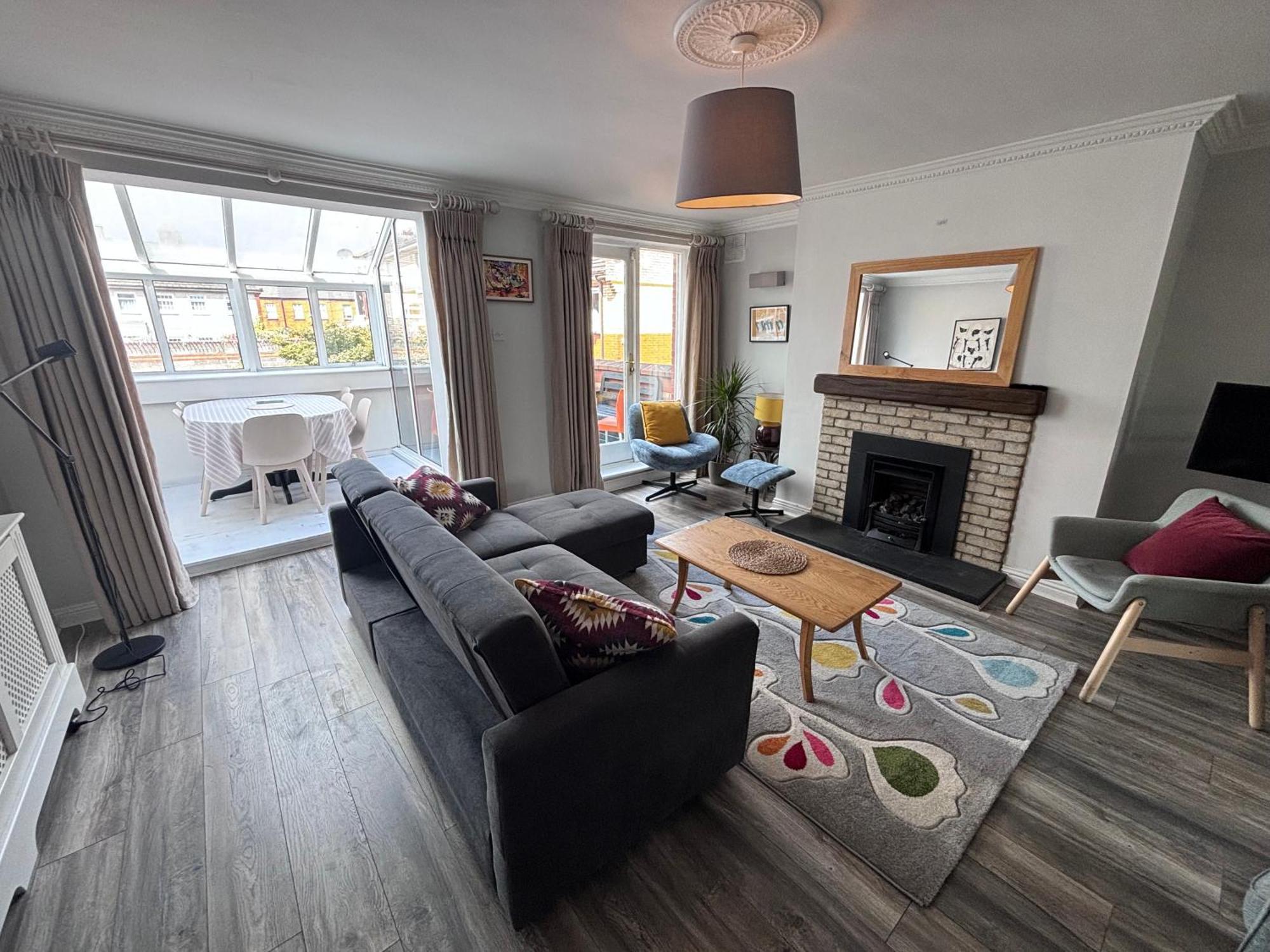 Central, Comfortable And Spacious 4 Bed Duplex ダブリン エクステリア 写真