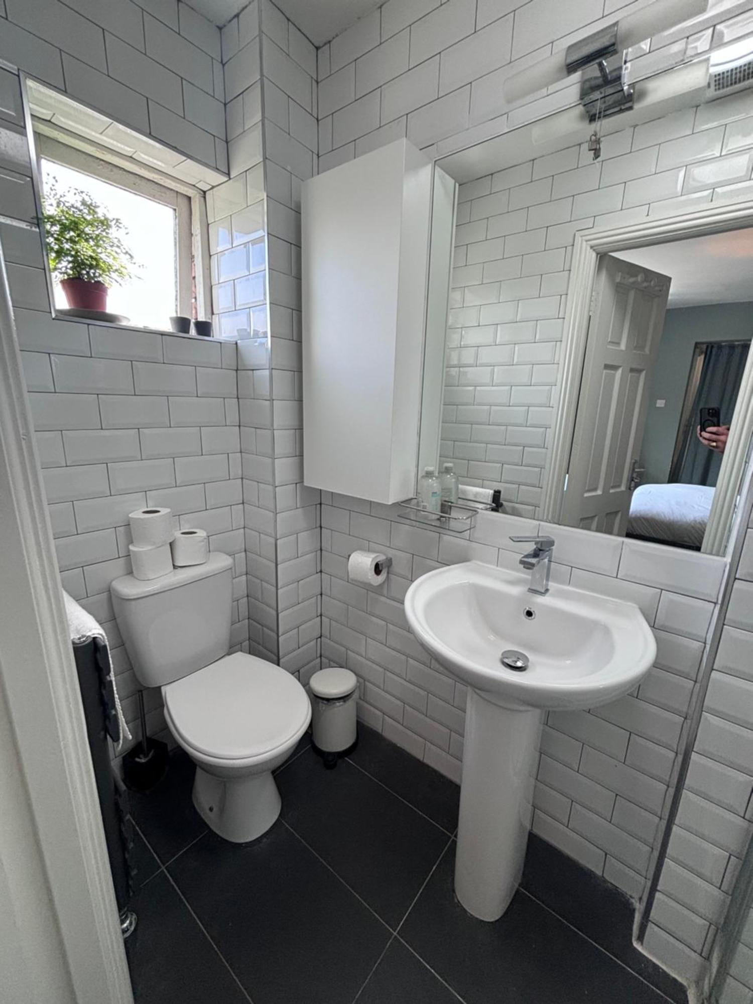 Central, Comfortable And Spacious 4 Bed Duplex ダブリン エクステリア 写真