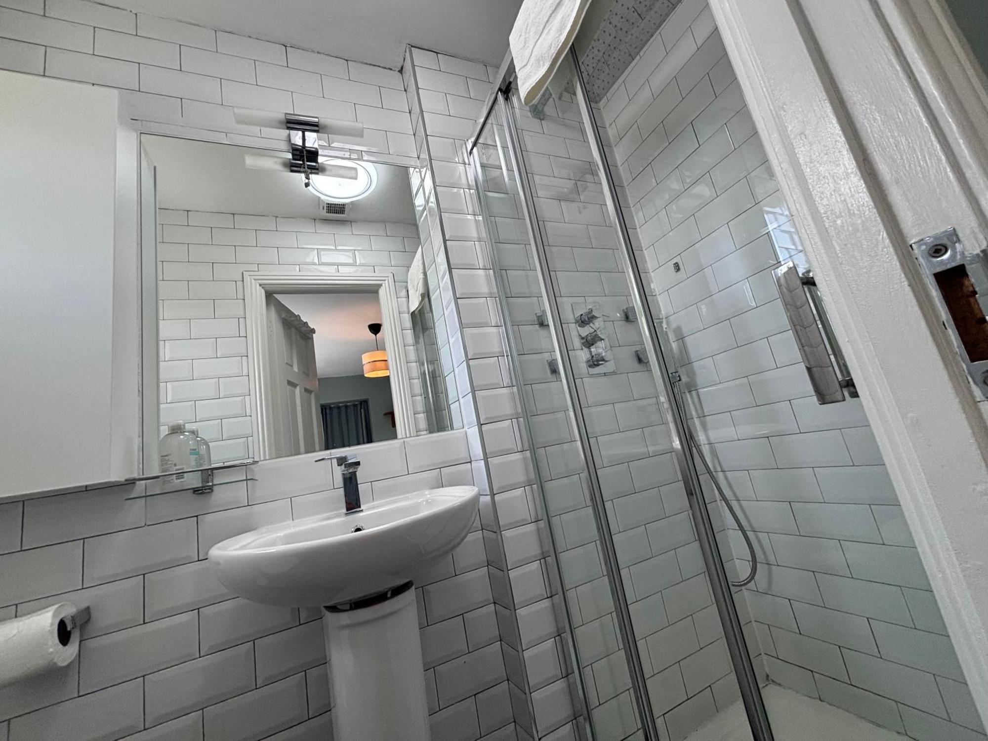 Central, Comfortable And Spacious 4 Bed Duplex ダブリン エクステリア 写真