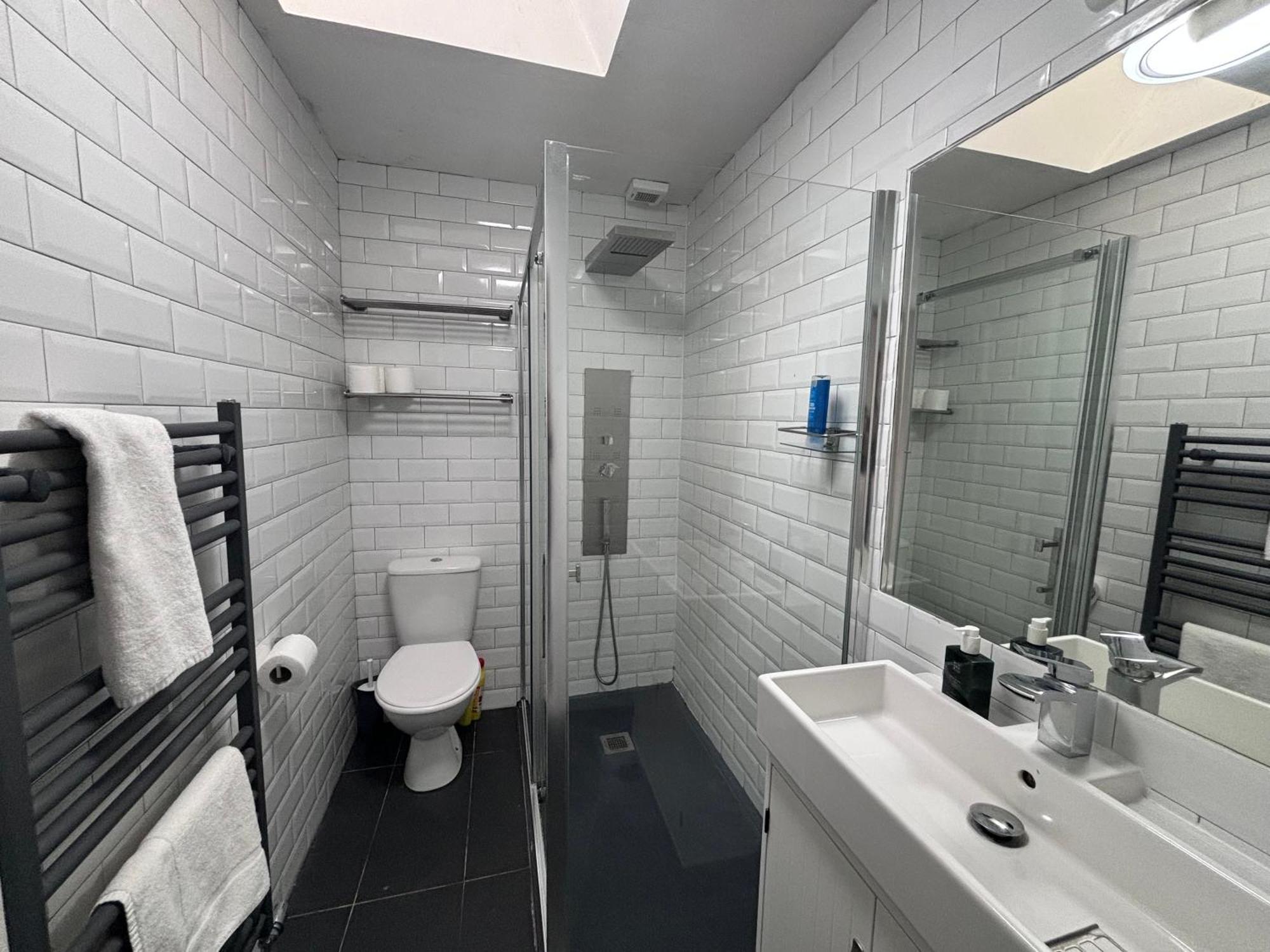 Central, Comfortable And Spacious 4 Bed Duplex ダブリン エクステリア 写真